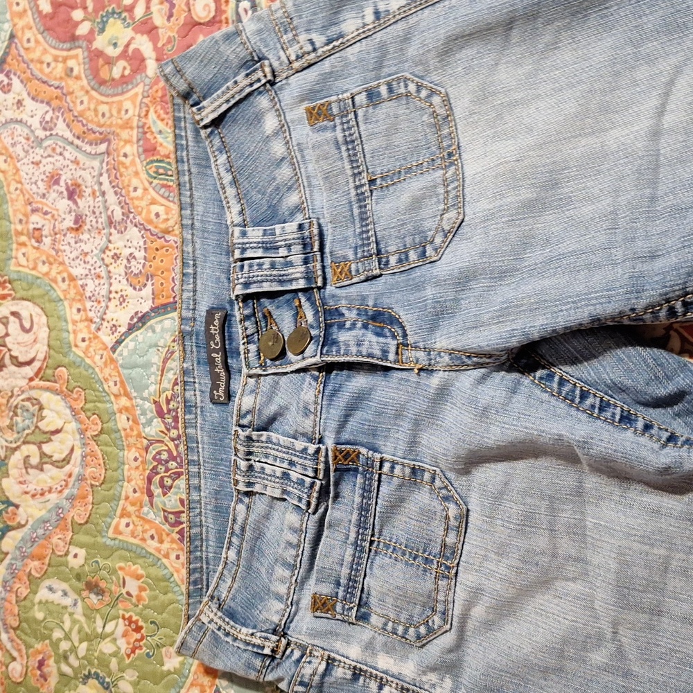 Industrial Cotton size 9 capris